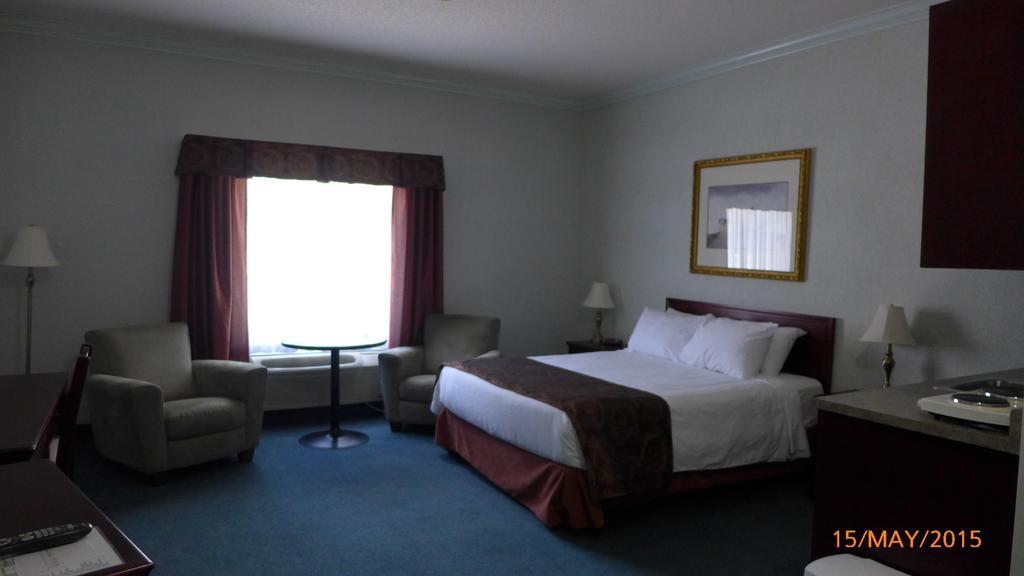 The Bridgeport Inn Fort Mcmurray Szoba fotó