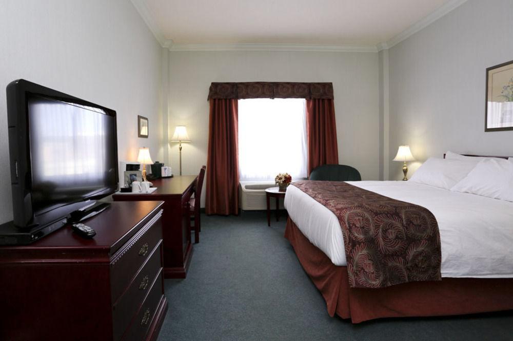 The Bridgeport Inn Fort Mcmurray Kültér fotó