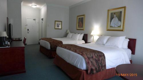 The Bridgeport Inn Fort Mcmurray Kültér fotó